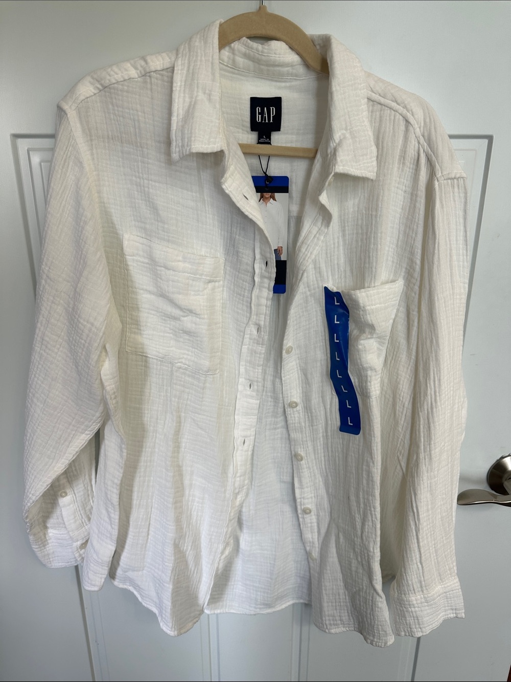 NWT GAP White Button-Front Shirt - Picture 3 of 6